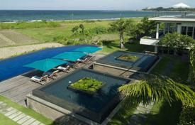Большая вилла с панорамным видом на океан, Санур, Бали, Индонезия за 9 300 € в неделю