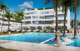 Апартаменты с 3 спальнями с большим частным садом в Арройо де Энмедио за 630 000 €