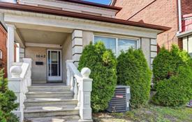 Дом в городе на улице Дафферин, Торонто, Онтарио,  Канада за C$1 114 000