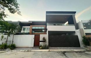 5-комнатная вилла 550 м² в Паттайе за $611 000