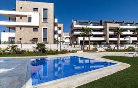 Комфортабельные апартаменты с парковкой в жилом комплексе с бассейнами и садом, Плайя Фламенка, Испания за 307 000 €