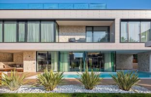 6-комнатный дом 320 м² в Порече. Цена по запросу
