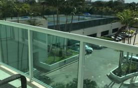 Трёхкомнатная квартира с видом на город в уютной резиденции, недалеко от пляжа, Авентура, Флорида, США за $944 000