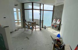 Однакомнатная шикарная квартира на первой береговой линии в Гонио за $90 000