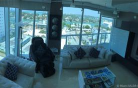 Меблированная двуспальная квартира на первой линии от океана в Майами-Бич, Флорида, США за 727 000 €