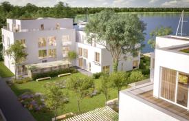 Трехкомнатная квартира с террасой и садом у озера в Трептов-Кёпенике, Берлин, Германия за 840 000 €