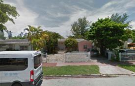 Дом в городе в Майами-Бич, США за $899 000