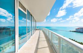 Солнечная трехкомнатная квартира с панорамным видом на океан в Майами-Бич, Флорида, США за 4 697 000 €