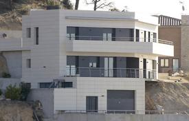 Новая высококачественная вилла с бассейном, садом и панорамным видом на море в спокойном районе, Льорет‑де-Мар, Испания за 1 684 000 €