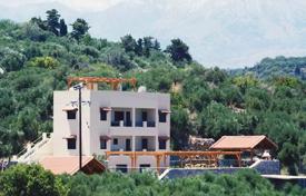 Просторная меблированная вилла с частным садом, бассейном, теннисным кортом, террасами и видом на море и горы, Ханья, Греция за 750 000 €