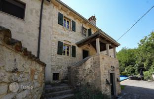 6-комнатный дом 200 м² в Грачище за 375 000 €