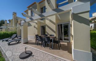 3-комнатный коттедж 220 м² в Каштру-Марине за 465 000 €