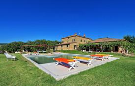 Отдых на роскошной усадьбе в Тоскане за 8 800 € в неделю