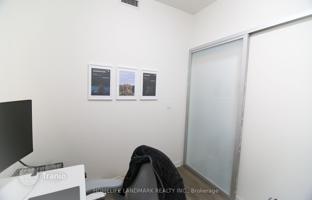 6-комнатная квартира на Ричмонд-стрит Запад за C$995 000