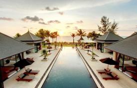 Элитная вилла с четырьмя террасами, двумя бассейнами, видом на море, просторным участком и частным пляжем, Пхангнга, Таиланд за $20 000 000