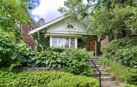 Дом в городе в Олд Торонто, Торонто, Онтарио,  Канада за C$1 390 000