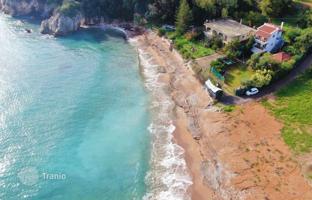 Вилла и гостевой дом на первой линии от моря, Каламаки, Пелопоннес, Греция за 465 000 €