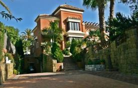 Уютная вилла с частным садом, бассейном, гаражом и террасой, Марбелья, Испания за 2 000 000 €