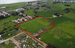 Земельный участок 8 518 м² в Фамагусте за 675 000 €