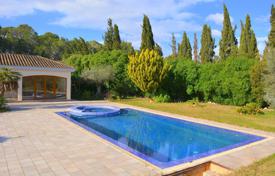 Комфортабельная вилла с задним двором, бассейном, парковкой и садом, Маррачи, Испания за 1 500 000 €