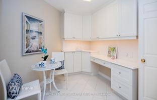 5-комнатная квартира в Норт-Йорке за C$1 207 000