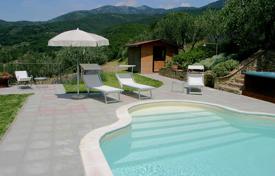 Каменная вилла с большим бассейном и садом, Ареццо, Италия за 3 400 € в неделю