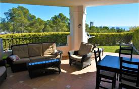 Современная квартира с террасой и садом в резиденции с бассейном, недалеко от поля для гольфа и пляжа, Финестрат, Испания за 285 000 €