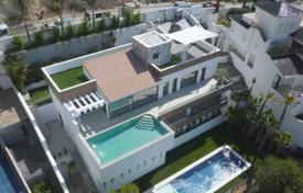 Элитная вилла с двумя бассейнами в резиденции с круглосуточной охраной, в престижном районе, Альтеа, Испания за 2 850 000 €