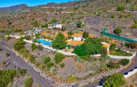 Современная вилла с большим фруктовым садом, бассейном и прекрасным видом на океан в Гиа‑де-Исора, Тенерифе, Испания за 970 000 €