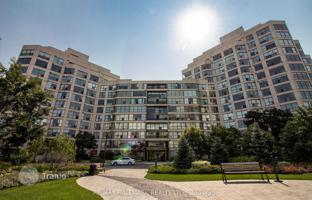 5-комнатная квартира в Лейк Шор Бульвар Запад за C$1 215 000