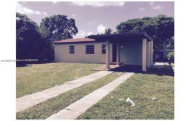 Дом в городе в Севере Майами, США за $449 000