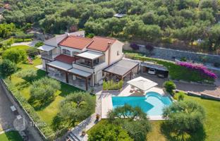 13-комнатная вилла в Савоне за 1 790 000 €