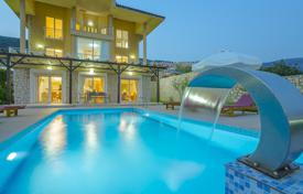 Элитная вилла с бассейном и панорамным видом на море в 50 метрах от пляжа, Калкан, Турция за $8 900 в неделю