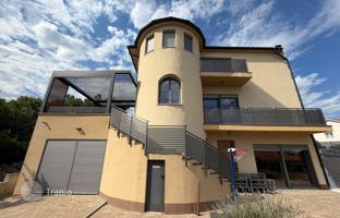 12-комнатный дом 294 м² в Кострене за 1 800 000 €