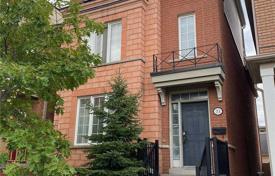 Дом в городе в Норт-Йорке, Торонто, Онтарио,  Канада за C$1 246 000