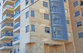 Уютные апартаменты с террасой и видом на город в светлой резиденции, Нетания, Израиль за $657 000
