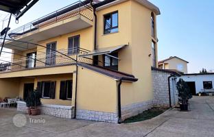 15-комнатный дом 420 м² в Порече за 780 000 €