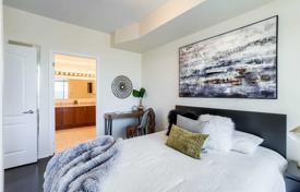 2-комнатная квартира в Лейк Шор Бульвар Запад, Канада за C$1 025 000