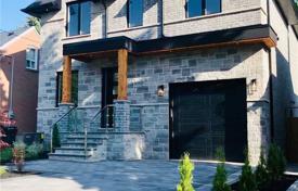 Дом в городе в Восточном Йорке, Торонто, Онтарио,  Канада за C$1 991 000