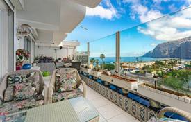 Четырехкомнатная квартира с прекрасным видом в Акантиладо‑де-лос-Гигантесе, Тенерифе, Испания за 399 000 €