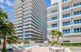 Дизайнерские трехспальные апартаменты рядом с пляжем в Майами-Бич, Флорида, США за $3 781 000
