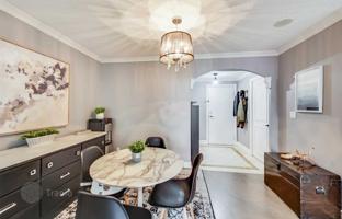 5-комнатная квартира в Янг-стрит за C$1 018 000