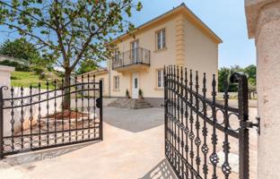 4-комнатный дом 130 м² в Барбане за 830 000 €