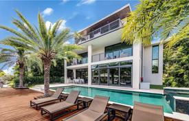 Великолепная вилла с задним двором, бассейном, террасой и гаражом, Форт-Лодердейл, США за $3 800 000