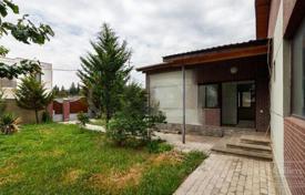 Дом в городе в Сабуртало, Тбилиси (город), Тбилиси,  Грузия за $275 000
