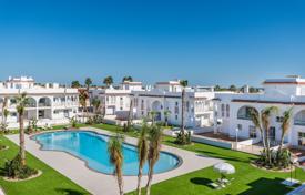 Меблированные апартаменты с садом и солярием в жилом комплексе с бассейном и парковкой, Сьюдад Кесада, Испания за 244 000 €