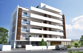 Малоэтажная резиденция рядом с основными торговыми улицами Строволоса, Кипр за От 370 000 €
