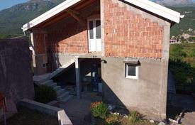Трехэтажный дом с гаражом недалеко от моря, Доньа Ластва, Черногория за 126 000 €