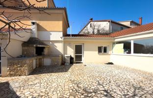 5-комнатный дом 353 м² в Лижньяне за 495 000 €