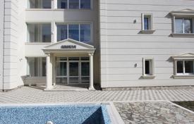 Новая квартира с парковочным местом в резиденции с бассейном, в 900 метрах от моря, Бар, Черногория за 90 000 €